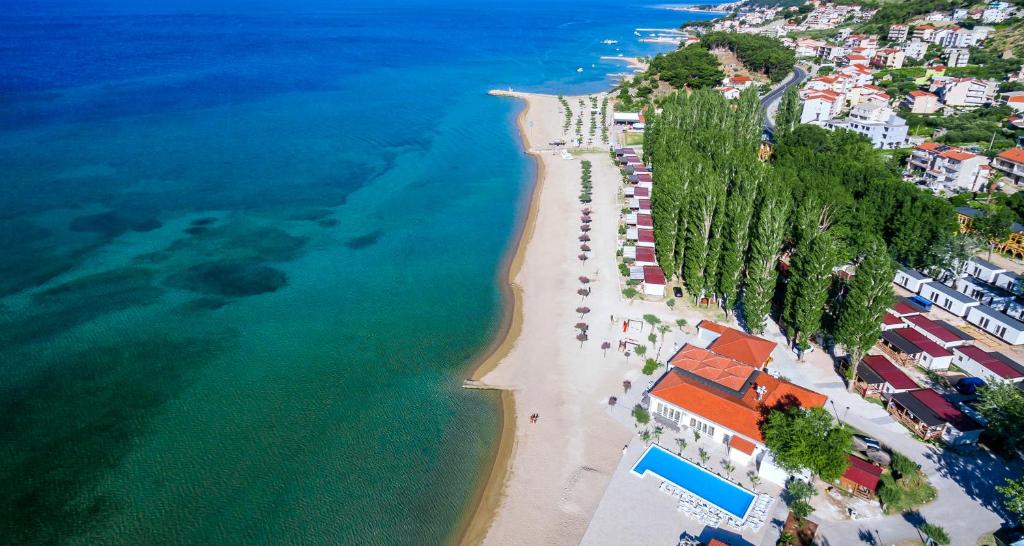 Camp Almissa — пляж і кемпінг з висоти