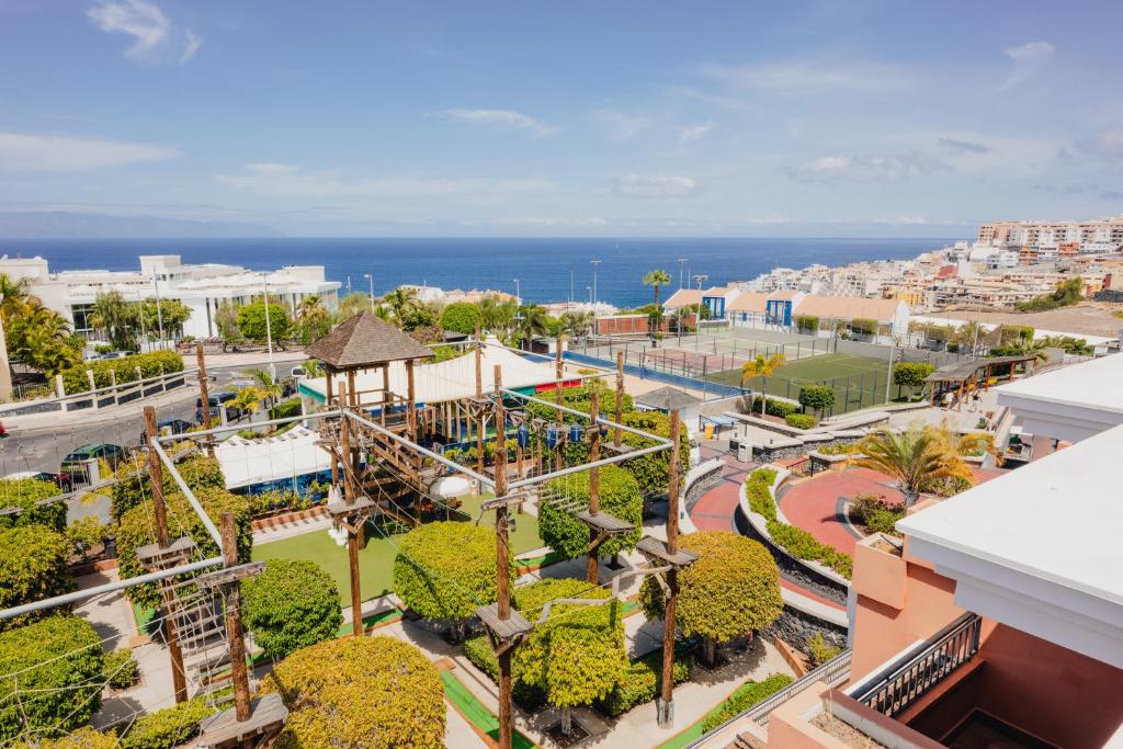 Landmar Costa Los Gigantes — Територія готелю